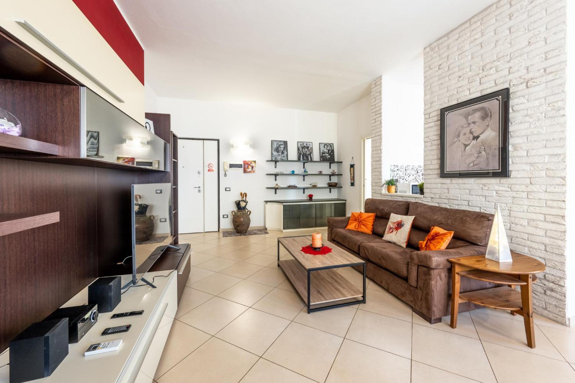 شقة New Luxury 2Bdr Terrace, Views, Ac مارينا دي كارّارا المظهر الخارجي الصورة